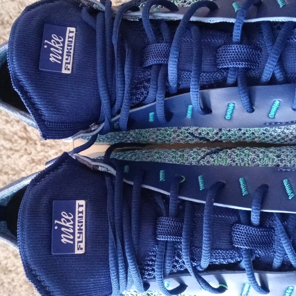 Nike Air Max FLYKNIT Racer - Picture 5 of 9